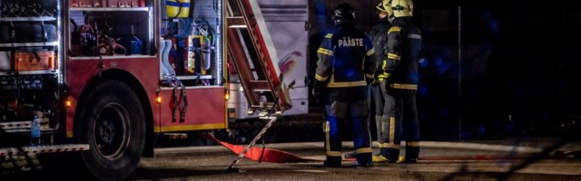 В Таллинне в многоквартирном доме вспыхнул пожар: двух человек доставили в больницу