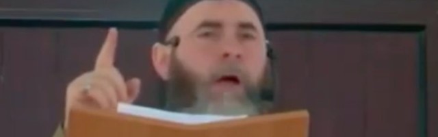 Муфтий Чечни назвал Макрона террористом № 1 в мире, а обезглавленного учителя — умалишенным профессором
