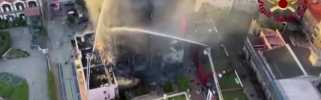 ВИДЕО | Пожар сразу и полностью охватил 15-этажный жилой дом в Милане