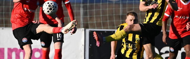 ЧЭ по футболу: нарвский "Транс" одержал волевую победу над "Вапрусом"