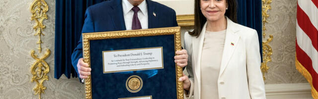 Мария Мачадо передала Дональду Трампу свою Нобелевскую премию мира