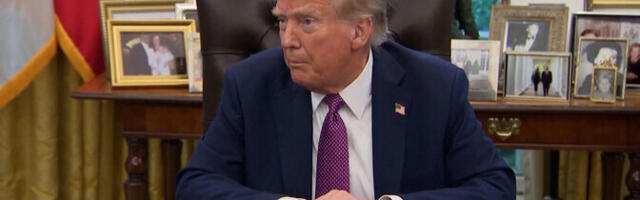 Белый дом: cамолет Трампа развернулся по пути в Давос из-за сбоя электроники