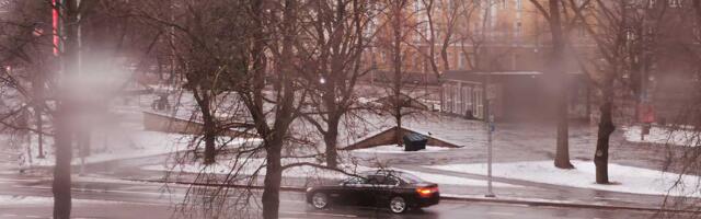 Второстепенные дороги в Эстонии с утра покрыты льдом и опасно скользкие