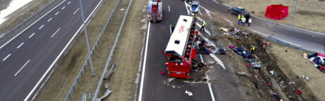 В Польше с моста упал рейсовый автобус с гражданами Украины. Шесть человек погибли