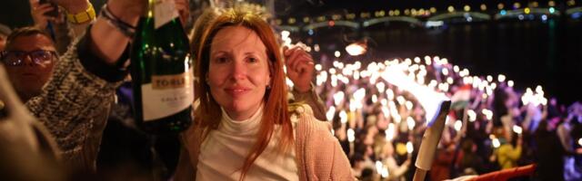 DELFI в Будапеште | Центр города и набережная Дуная были заполнены ликующими людьми, которые празднуют победу вместе с Петером Мадьяром