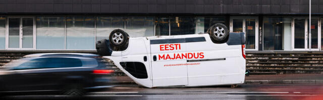 ФОТО: "Правые" рекламируют себя перевернутыми фургонами