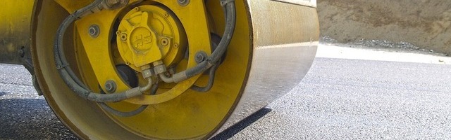 Государство допбюджетом направит местным самоуправлениям 100 млн евро на инвестиции и дороги