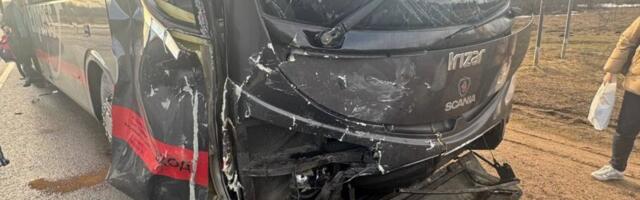 Lux Express снова попал в аварию. Очевидец: „Если бы не водитель автобуса, так легко бы мы не отделались“