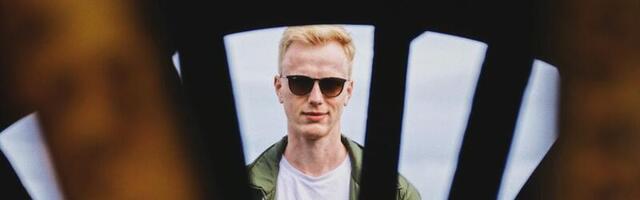 «Я как будто сделал музыку из мусора»: продюсер Рауль Оямаа превратил звон стекла в музыку