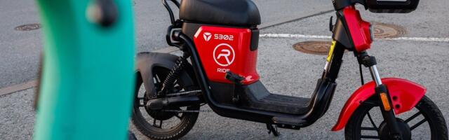 За сутки на дорогах Эстонии произошло несколько аварий с участием мини-мопедов и самокатов