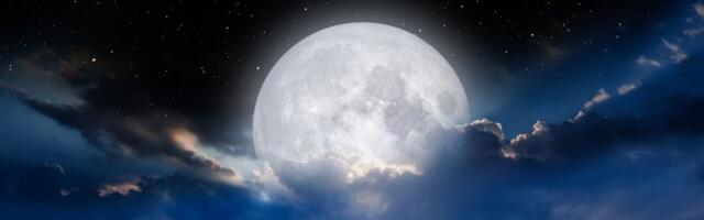 Сонник облака. Месяц и звезды. Новый лунный сонник. К чему снится большой месяц.