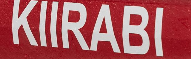 19-летний водитель BMW врезался в автомобиль с 84-летним водителем за рулем, 17-летняя девушка на мотоцикле спровоцировала ДТП