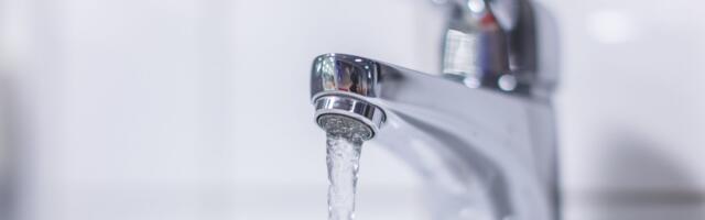 Жителей Нарвы предупредили об отключении горячей воды из-за ремонта теплотрассы