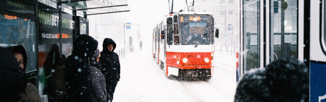В Таллинне автобусы и трамваи опаздывают из-за сложных погодных условий