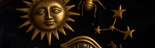 Шляпка-башмак и платье с омаром: в Таллинне расскажут, как Эльза Скиапарелли превратила моду в искусство