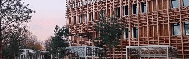 Государство намерено забрать все гимназии под свой контроль