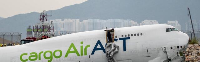 В Гонконге грузовой Boeing выкатился с посадочной полосы. Двое погибших 