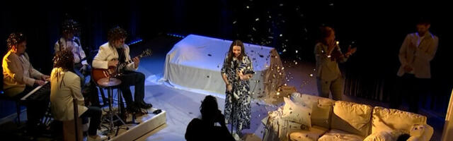 Театр "Ванемуйне" представил первую документальную постановку