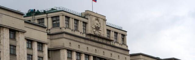 Госдума РФ разрешила арестовывать имущество уехавших из России граждан
