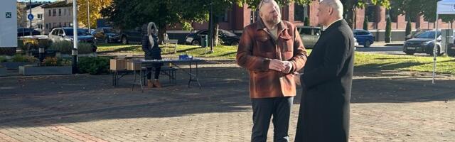 „Это паника и это смешно, как они делят посты“: экс-мэр Нарвы о коалиционных переговорах