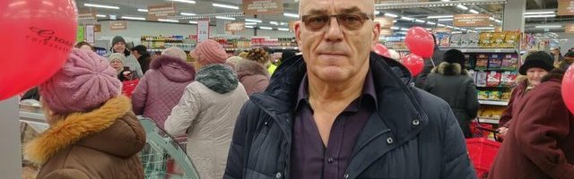 Боящиеся коронавируса воришки одолевают!  В магазинах Grossi планируют прикреплять дезинфицирующие средства для рук к полкам цепочками