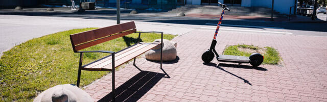 Полиция расследует дело о закупке Таллинном уличной мебели на миллионы евро