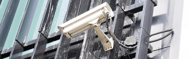 Карис провозгласил закон о регулировании камер распознавания номерных знаков