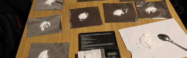 ФОТО | Полиция Раквере задержала мужчину, подозреваемого в торговле кокаином