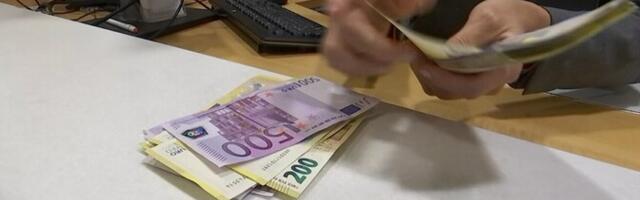 В Нарве мошенники под видом врачей и полицейских выманили у женщины более 5000 евро