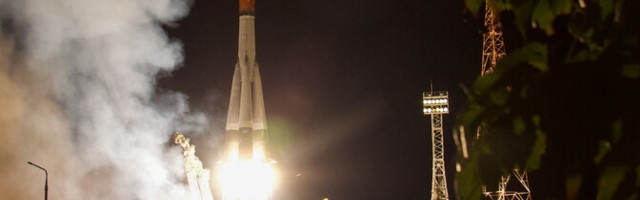 Российская ракета-носитель "Союз-2.1б" доставила в космос 34 новых британских спутника