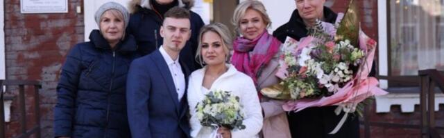 Нарвские чиновники станут доступнее, а жениться пары будут в центре города