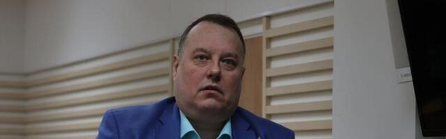 ФОТО | Суд над Петерсоном перенесли на май, у суда — пикет в его поддержку 