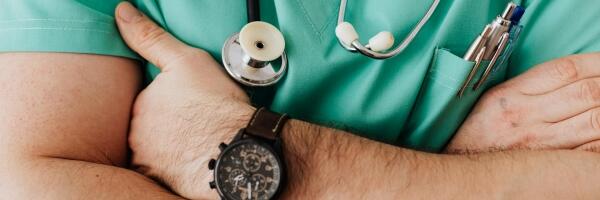 Профсоюз медиков требует в течение трех дней принять решение о дополнительных средствах для отрасли