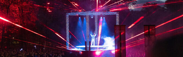 ФОТО: в парке Кадриорг вновь проходит фестиваль "Свет шагает"