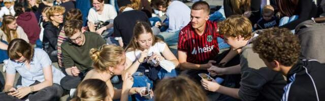 Есть пудинг вилкой?