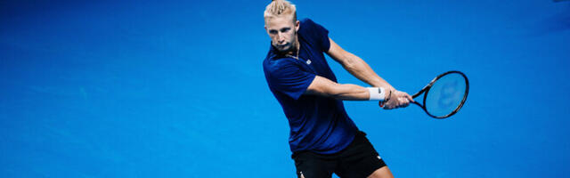 Марк Лаял проиграл в первом круге на теннисном турнире во Франции
