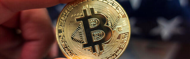 Курс биткоина установил новый рекорд, впервые превысив отметку в 124 000 долларов