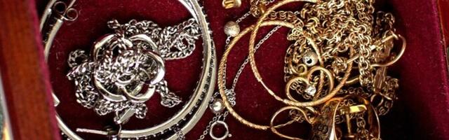 В Кохтла-Нымме украли золотые и серебряные предметы