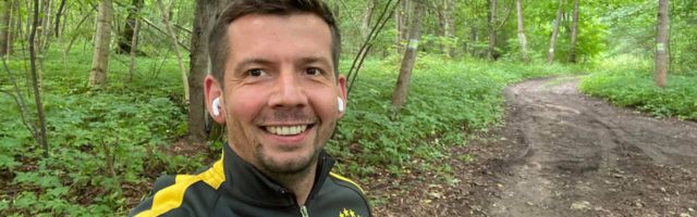 В лесу на пробежке без любимой Катюшечки: Мартин Репинский отмечает день рождения