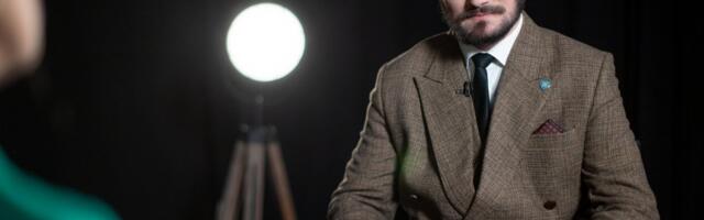 Скандально известный экс-депутат, которого связывали с нацизмом и антисемитизмом, преподает в школе историю