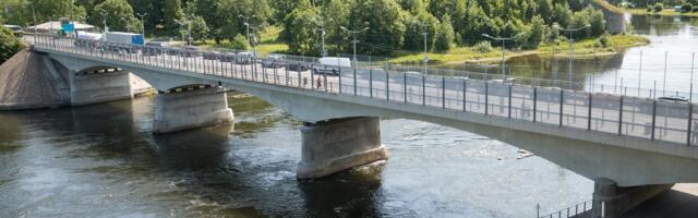 Плывший по реке Нарва на надувном матрасе гражданин Польши хотел присоединиться к ЧВК „Вагнер“