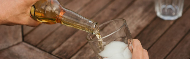 Жителям американского штата раздадут пиво за прививки от коронавируса