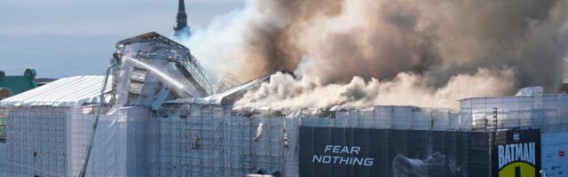 В Копенгагене горит 400-летнее здание биржи