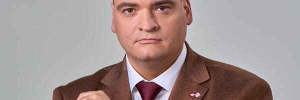 Ратниекс приостановил проект решения о продаже Rīgas namu pārvaldnieks