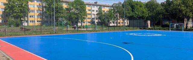 В Нарве на ребенка упали футбольные ворота