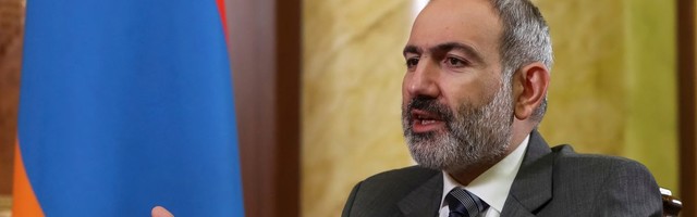 Пашинян пообещал уйти в отставку в апреле
