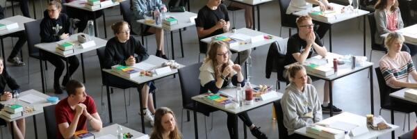 Министерство образования хочет облегчить жизнь выпускникам школ