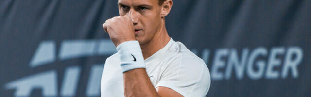 Теннисист Даниил Глинка вышел во второй круг турнира в Португалии