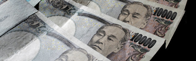 Власти Японии решили раздать деньги всем жителям страны из-за эпидемии коронавируса