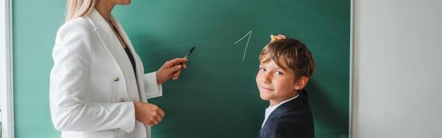 Минобразования: школы могут сами устанавливать порядок исправления положительных оценок